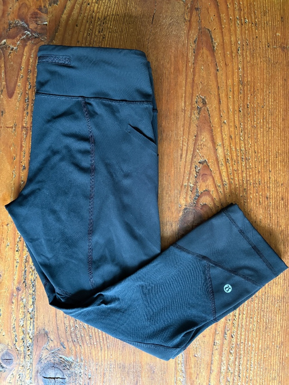 Lululemon Pace Rival Crop Full-On Luxtreme with Mesh Black Leggings Size 8, 22"